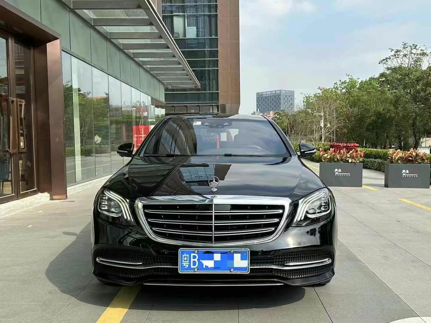 奔驰S450L 3.0T V6 2018年上牌 抵押车 背户车 半价车 债权车 带粤B深圳牌永久使用